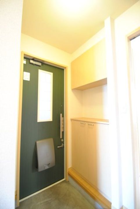 サニーホームズの玄関