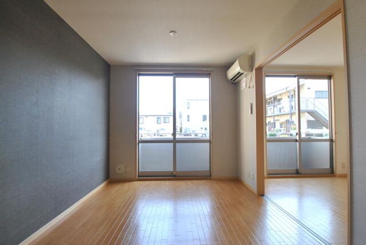 サニーホームズの居間