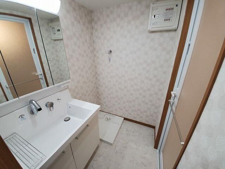 アヴィサーシャフローラの内装