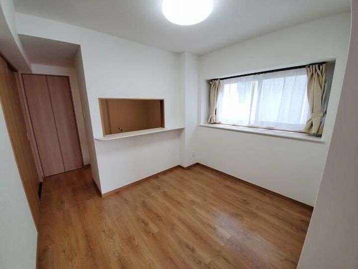 アヴィサーシャフローラの外観