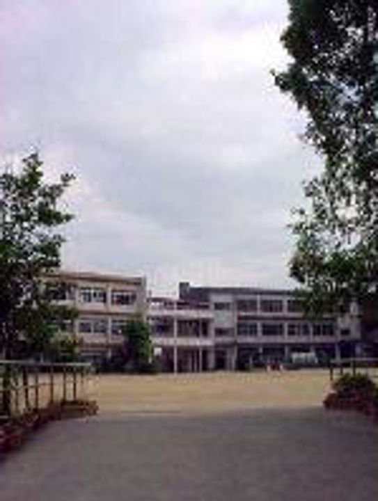 ピア鷹殿の周辺