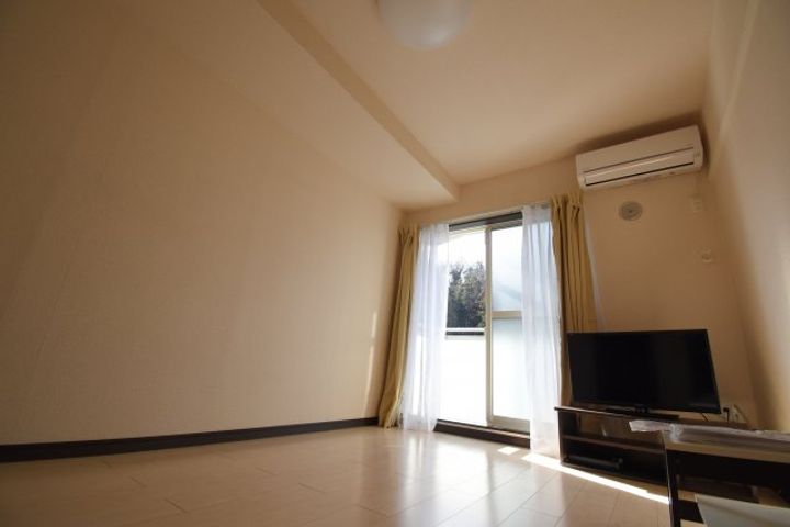 神奈川県横浜市保土ヶ谷区西谷3(マンション)の賃貸物件の居間