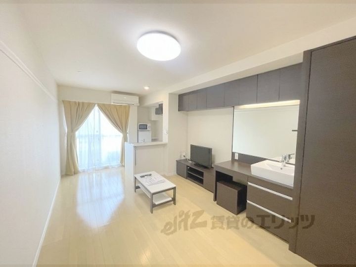 レオネクスト稲田の居間