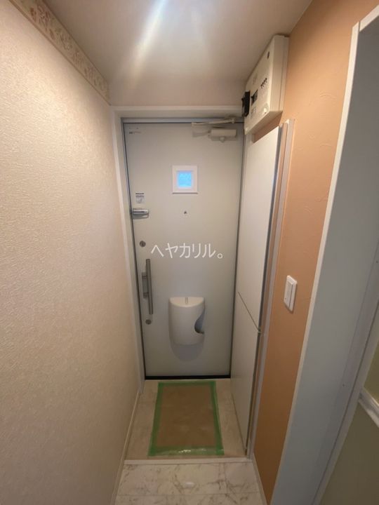 ユナイト黄金町リッチフィールドの玄関