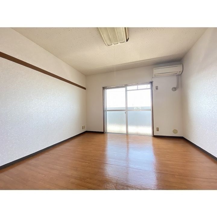 静岡県沼津市共栄町(マンション)の賃貸物件の居間