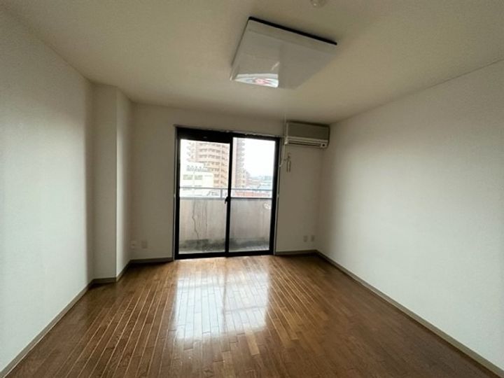 ドゥザーブルIIIの内装