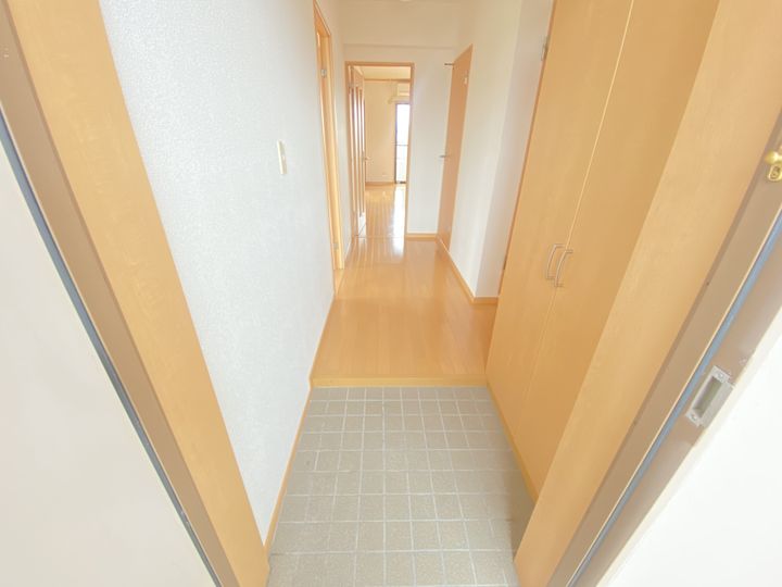 熊本県熊本市西区蓮台寺1(マンション)の賃貸物件の玄関