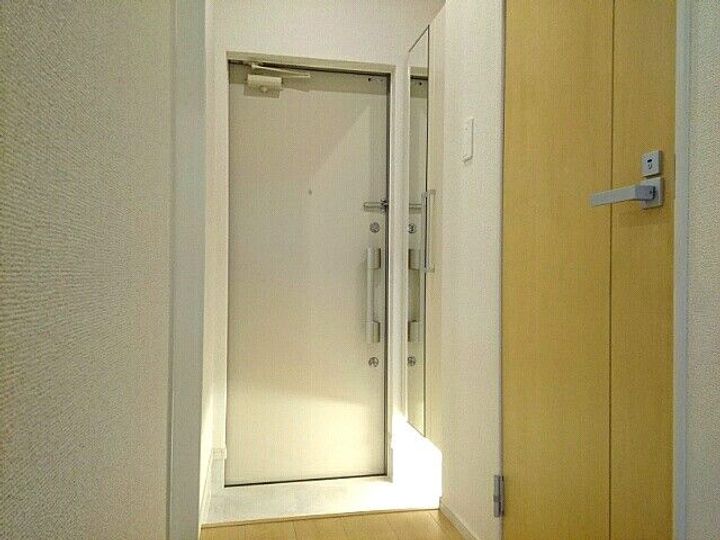 ラ・ルーチェの玄関