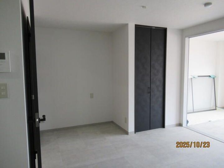 石井ビルの居間