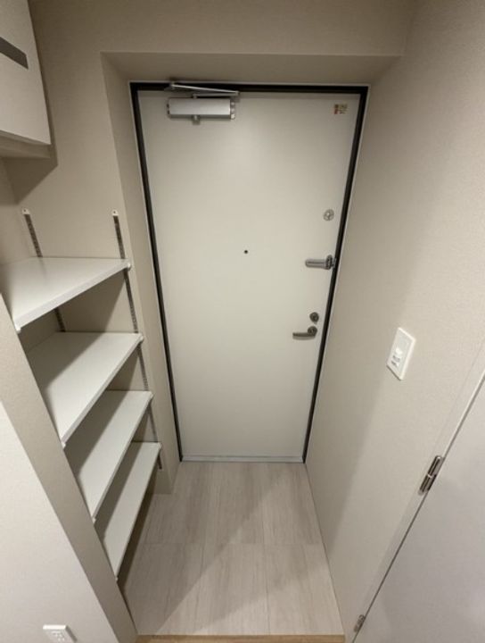 東京都中野区東中野5(マンション)の賃貸物件の玄関