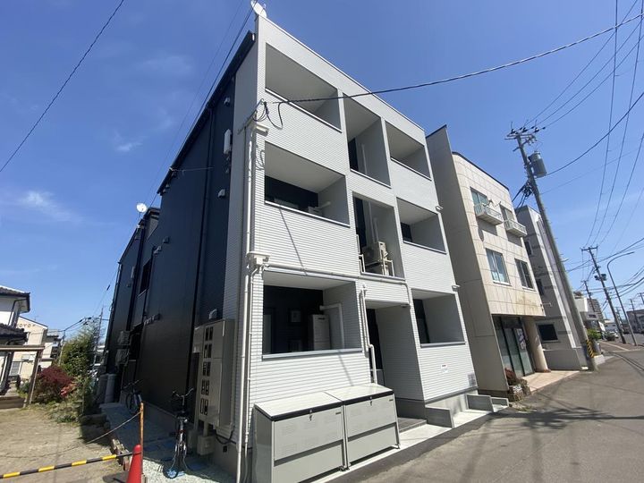 ガーデンパーク八本松Aの外観