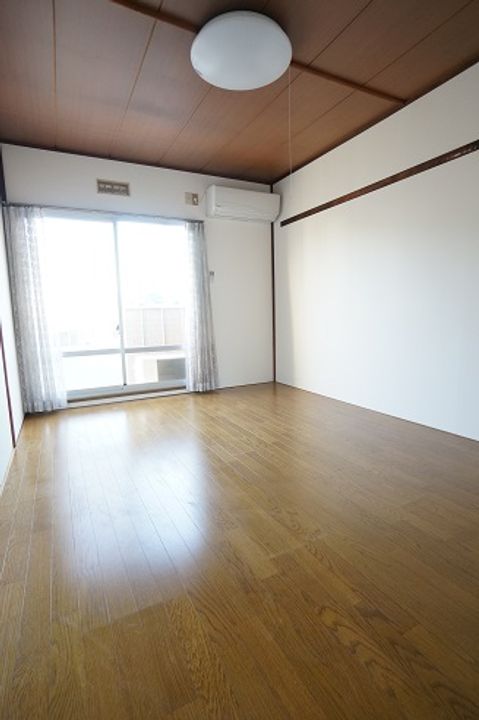パナハイツ袖ヶ浦Bの居間
