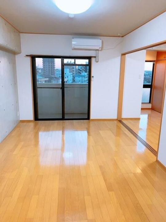 M,zマンションIIIの居間