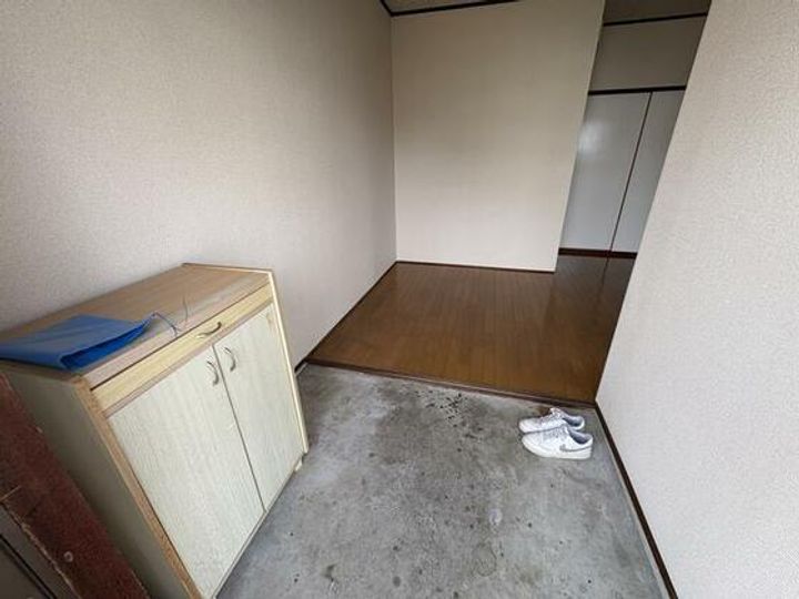 増田アパートの玄関