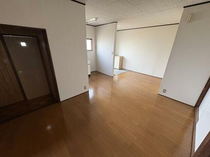 増田アパートの居間