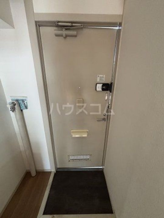 山梨県甲府市宮前町(マンション)の賃貸物件の玄関