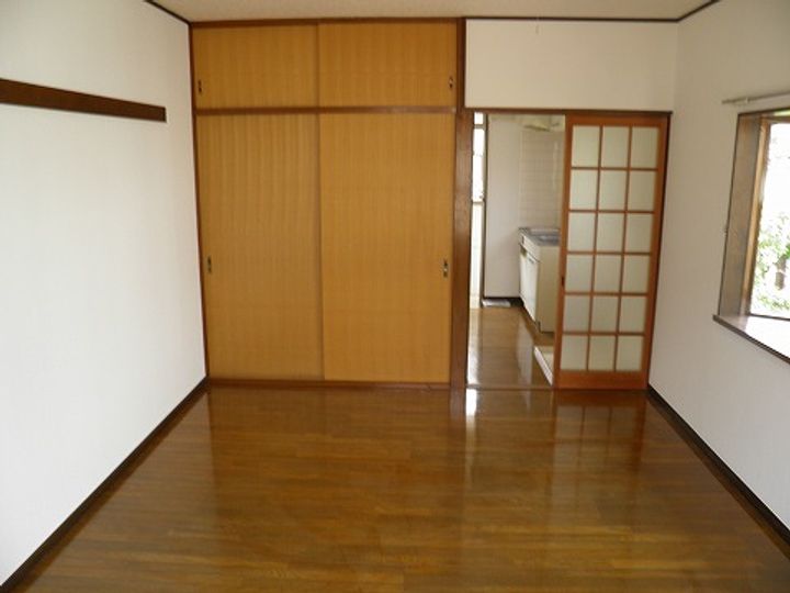 ハイム二ノ宮の居間