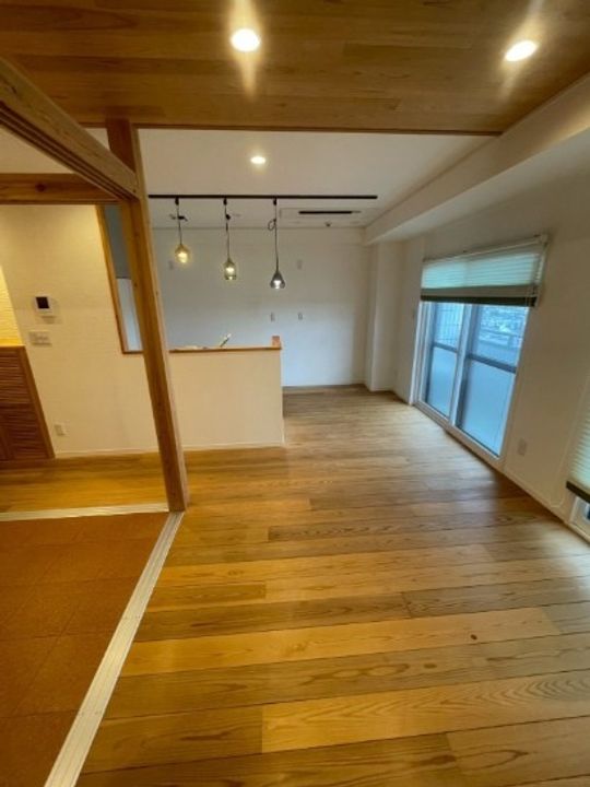 リファレンス南浦和の居間