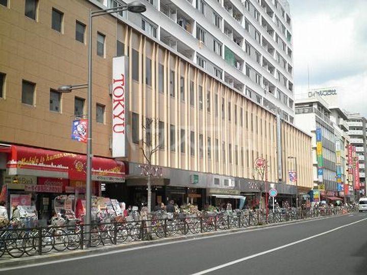 プリマ・ラ・フォンテの周辺