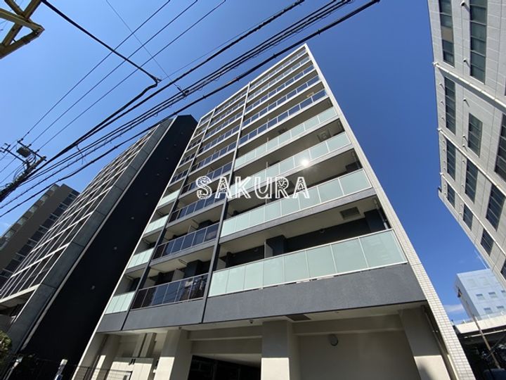 BluRock東神奈川の外観