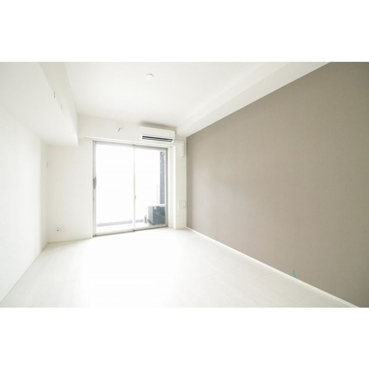 BluRock東神奈川の居間