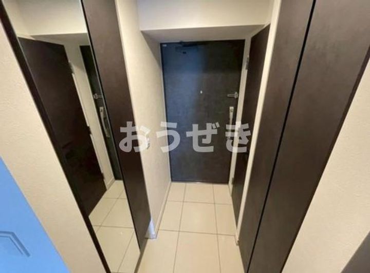 デュオステージ関内IIの玄関