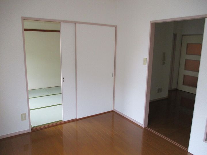 埼玉県上尾市中妻3(マンション)の賃貸物件の居間