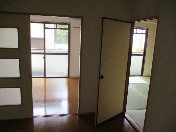 埼玉県上尾市中妻3(マンション)の賃貸物件の居間