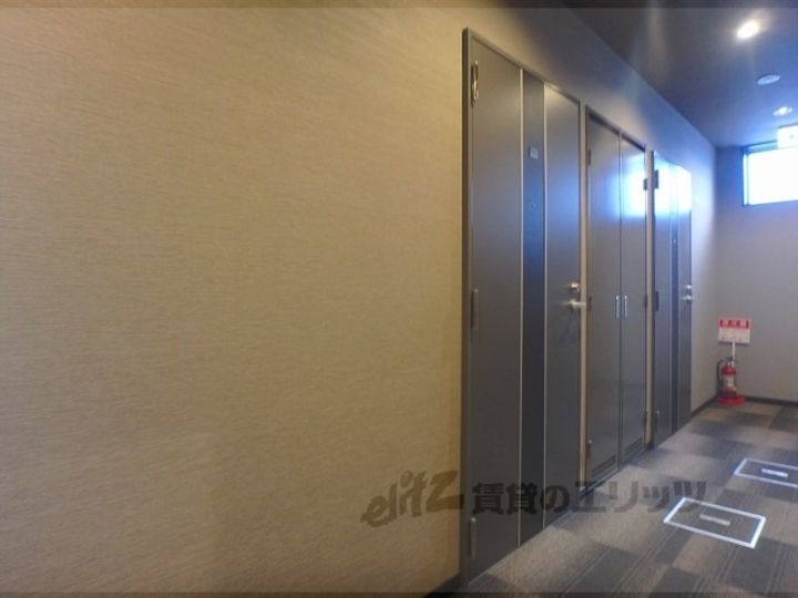 ブリエ丹波口の玄関