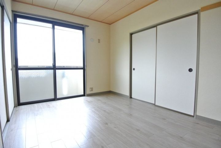 ハイライズ弘億の内装