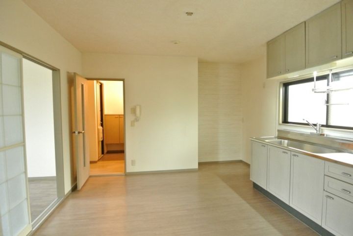 ハイライズ弘億の居間