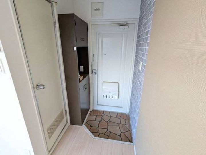 ポーネグリフの玄関