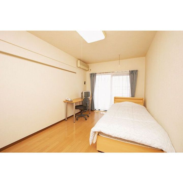 ドミール泉中央の居間