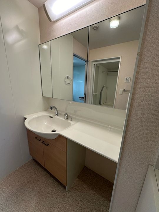 ベベルスペースの内装