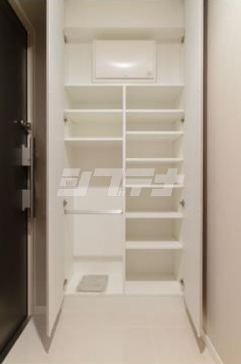 東京都品川区西五反田4(マンション)の賃貸物件の玄関