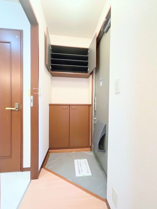 リベラルタウンJの玄関