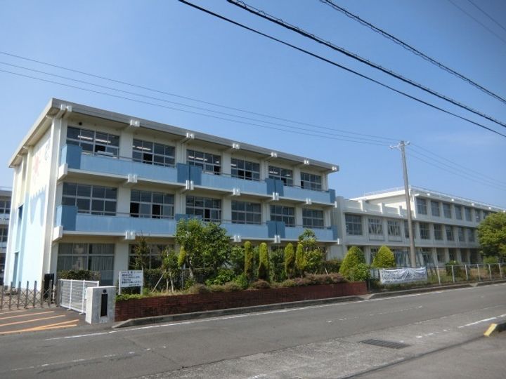 ザムジードの周辺