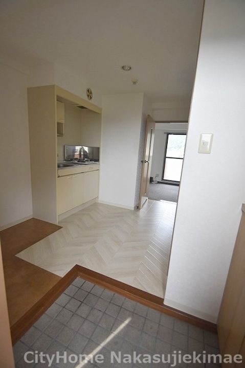 広島県広島市東区戸坂千足1(マンション)の賃貸物件の玄関