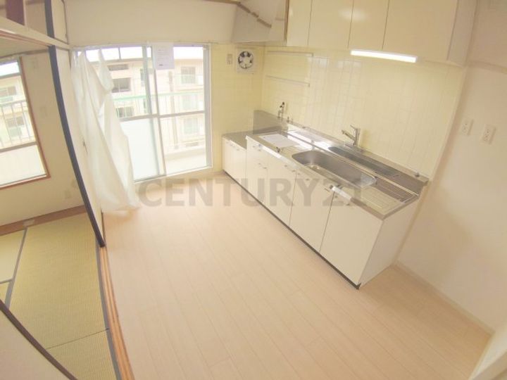 中山五月台2号棟の居間