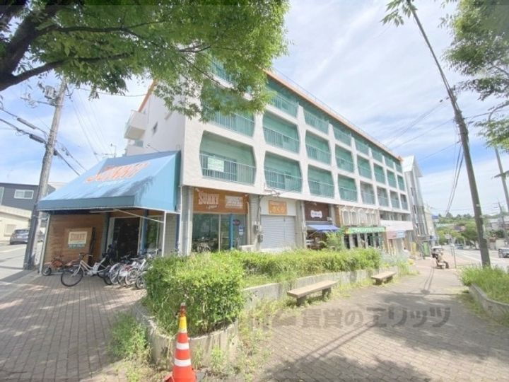 香里ケ丘ビルの外観