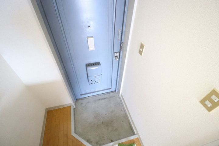 マンションハピネスの玄関