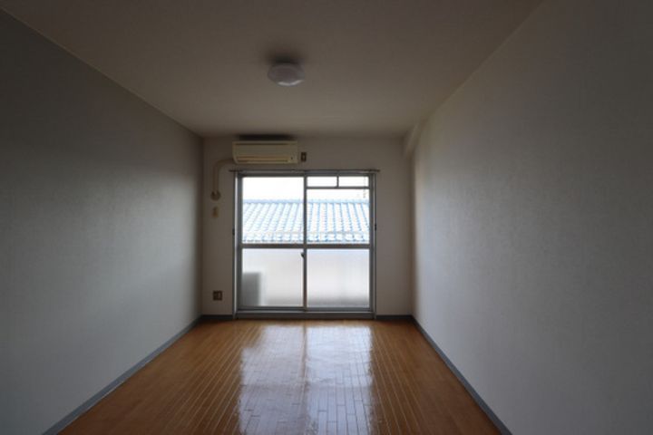 マンションハピネスの居間