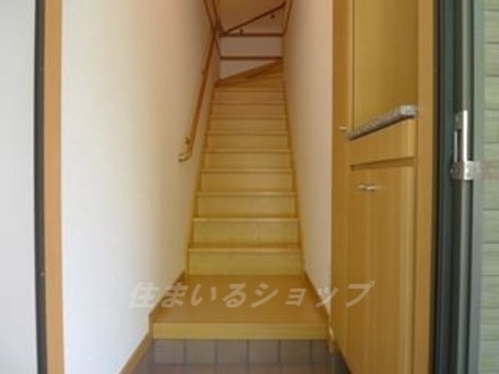 広島県広島市安佐北区落合南9(アパート)の賃貸物件の玄関