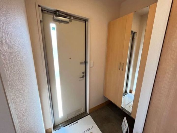 群馬県高崎市上中居町(アパート)の賃貸物件の玄関