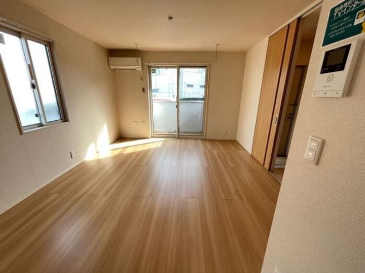 群馬県高崎市上中居町(アパート)の賃貸物件の居間