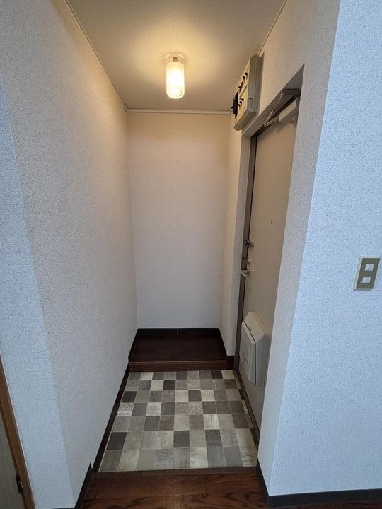 シャトレ芝田Aの玄関