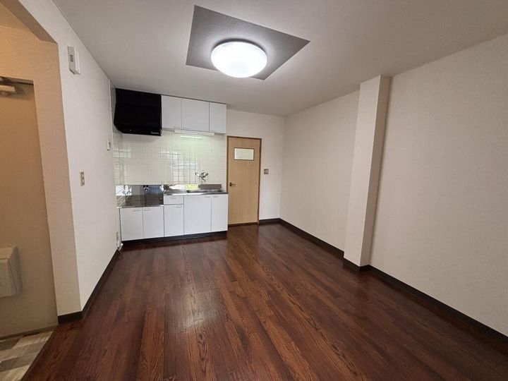 シャトレ芝田Aの居間