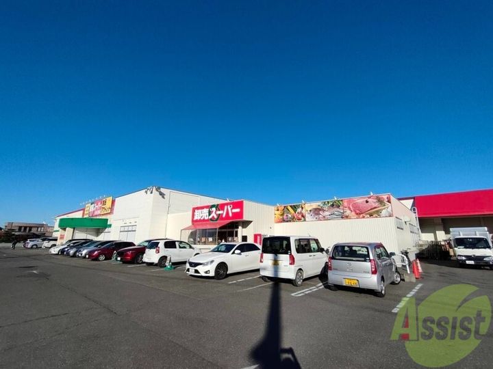 ペール・ノエルの周辺