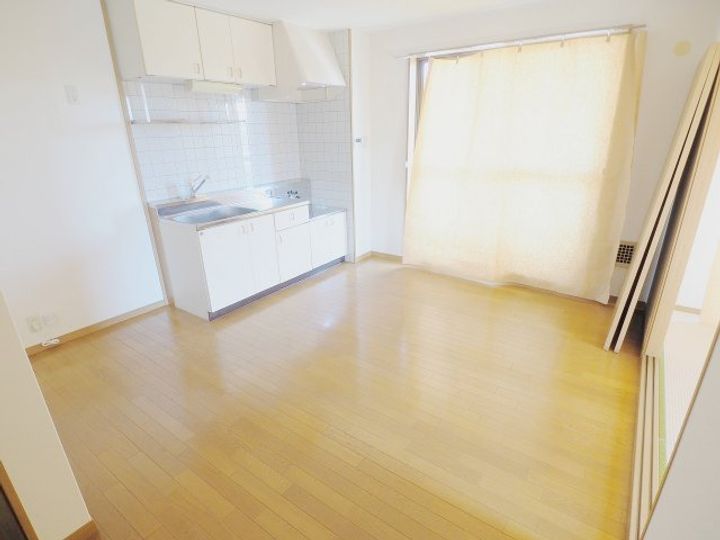 術勢マンション2の居間