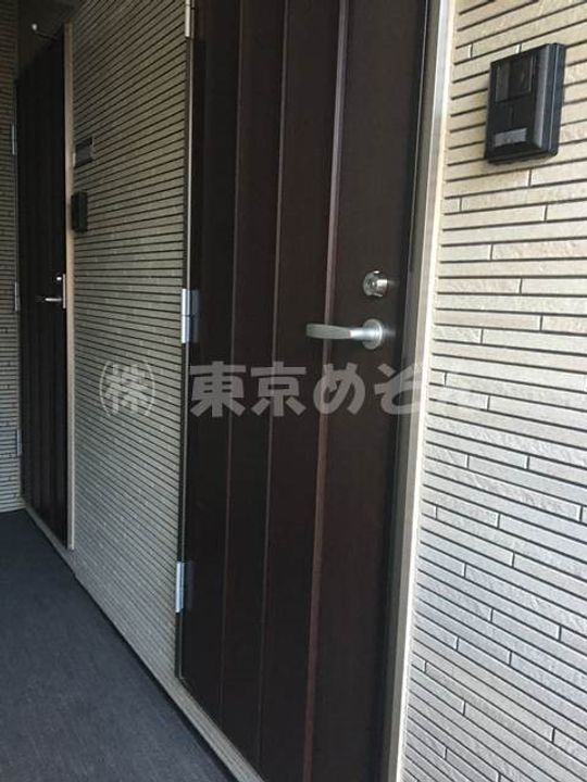 東京都荒川区西尾久5(アパート)の賃貸物件の玄関